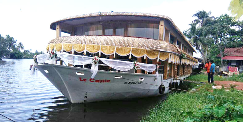 Kerala 8 Bed Room Houseboats Kerala Largest Houseboats